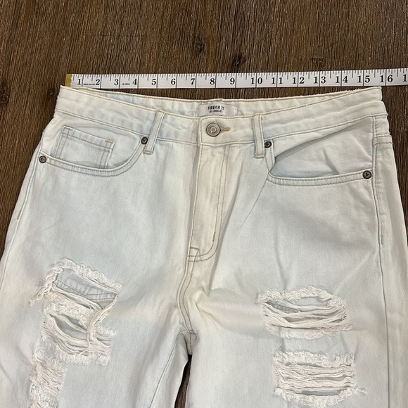 NEW FOREVER 21 Distressed Jeans in light blue - Picture 6 of 13